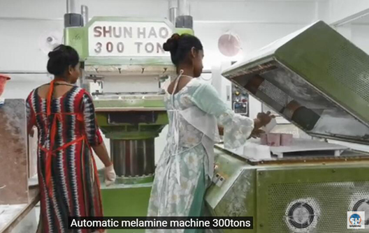 سب سے اوپر فروخت! 300 ٹن میلمین ٹیبل ویئر خودکار مولڈنگ مشین