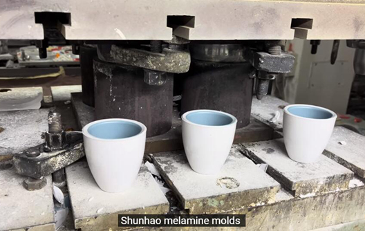 Shunhao فیکٹری 2 رنگ میلمینی دسترخوان کی پیداوار
    